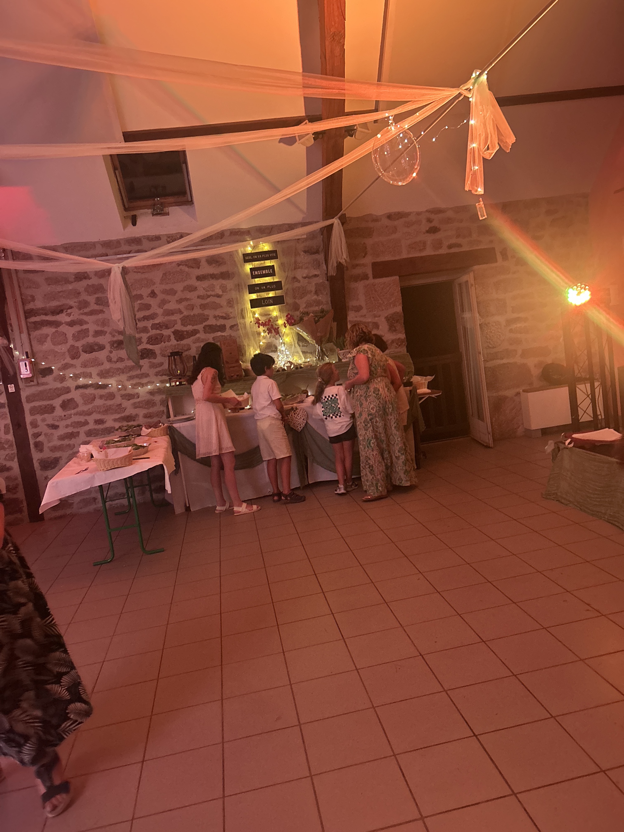 scene_ea0cba8e-ef82-47e5-ac21-e37f2e37557a.jpg